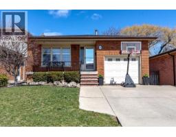 39 TRENHOLME Crescent - 1