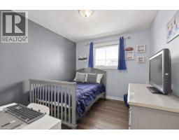 39 TRENHOLME Crescent - 23