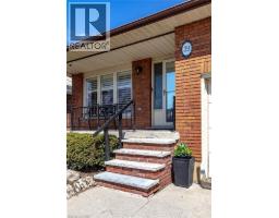 39 TRENHOLME Crescent - 3