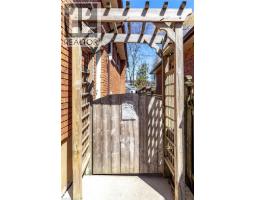 39 TRENHOLME Crescent - 37