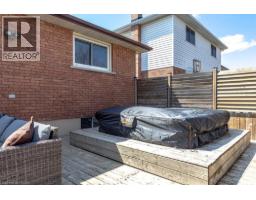 39 TRENHOLME Crescent - 40