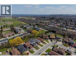 39 TRENHOLME Crescent - 46