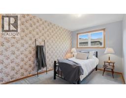 7 VANDERWOOD Court - 17