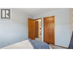 7 VANDERWOOD Court - 19