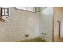 7 VANDERWOOD Court - 24