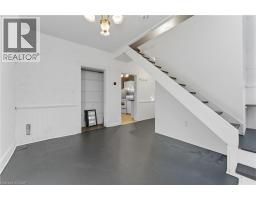 8 TASKER Street - 17