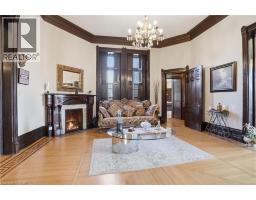 26 RAVENSCLIFFE Avenue - 11