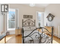 26 RAVENSCLIFFE Avenue - 21