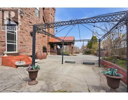 26 RAVENSCLIFFE Avenue - 31
