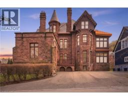 26 RAVENSCLIFFE Avenue - 32