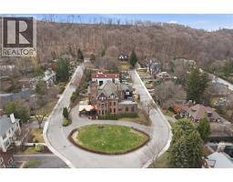 26 RAVENSCLIFFE Avenue - 34