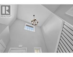 10 AMBER Street - 18