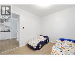 2039 VICTORIA Street - 13