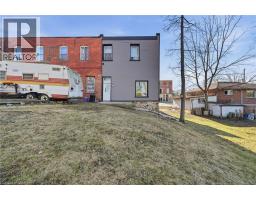 2039 VICTORIA Street - 38
