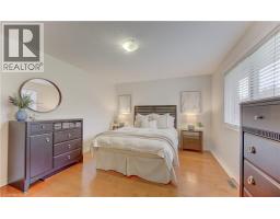487 BRENTCLIFFE Drive - 32