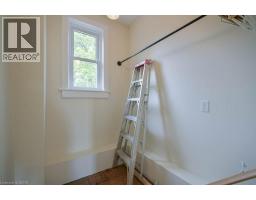 12 CLARENCE Place - 31