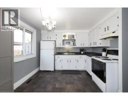 279 SANDOWNE Drive UnitNo. 32 - 11