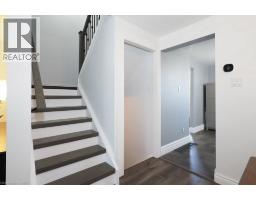 279 SANDOWNE Drive UnitNo. 32 - 17