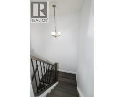 279 SANDOWNE Drive UnitNo. 32 - 18