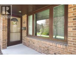 279 SANDOWNE Drive UnitNo. 32 - 2