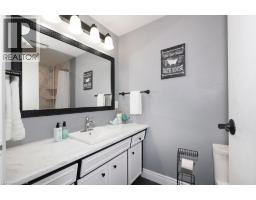279 SANDOWNE Drive UnitNo. 32 - 29