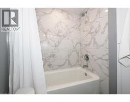 279 SANDOWNE Drive UnitNo. 32 - 30