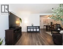279 SANDOWNE Drive UnitNo. 32 - 4