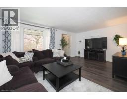 279 SANDOWNE Drive UnitNo. 32 - 7