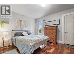 30 DUNDAS Street - 18