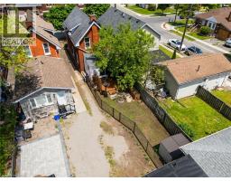 30 DUNDAS Street - 27