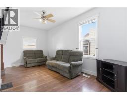 368 WELLINGTON Avenue S - 12