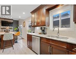26 TELFER Court - 16