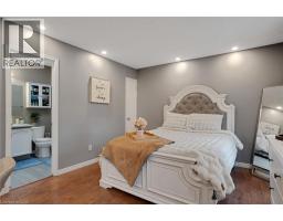26 TELFER Court - 24