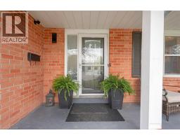 26 TELFER Court - 3