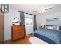 88 GILMOUR Crescent - 12