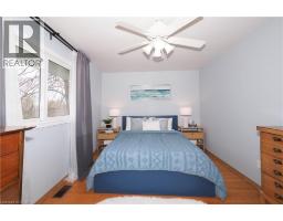 88 GILMOUR Crescent - 13