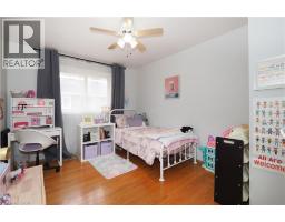 88 GILMOUR Crescent - 15