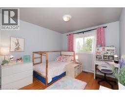 88 GILMOUR Crescent - 16