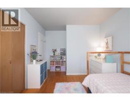 88 GILMOUR Crescent - 17