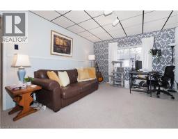 88 GILMOUR Crescent - 21