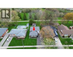 88 GILMOUR Crescent - 3