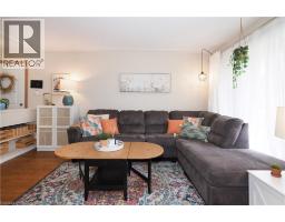 88 GILMOUR Crescent - 5