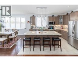 6 MACNEIL Court - 10