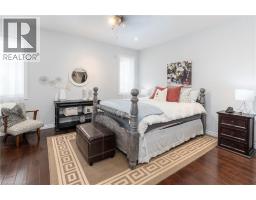 6 MACNEIL Court - 16