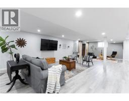 6 MACNEIL Court - 19