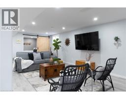 6 MACNEIL Court - 21