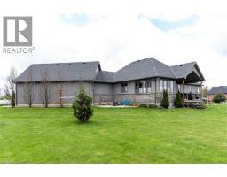 6 MACNEIL Court - 30