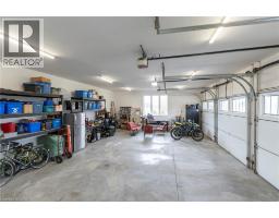 6 MACNEIL Court - 35
