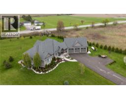 6 MACNEIL Court - 38