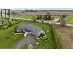 6 MACNEIL Court - 39